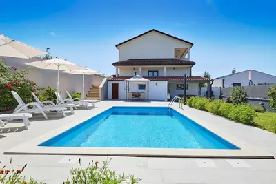 Image de Maison de vacances Emma Kanfanar avec piscine