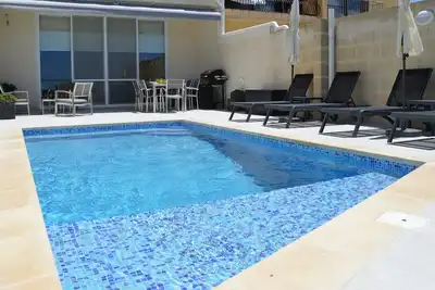 Image de Maisonette 3 chambres entièrement finie avec piscine privée et vue mer \/ pays