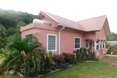 Image de BenCastle est une maison très privée, intime, romantique et ver loin de la maison