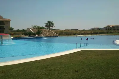 Image de \"Un Saut Au Paradis. . . . . . . . Des Vacances Toute L'Annee\".