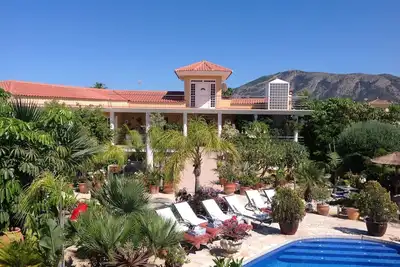 Image de Magnifique Villa à Alfaz. Réduction de septembre 1600 € \/ semaine.
