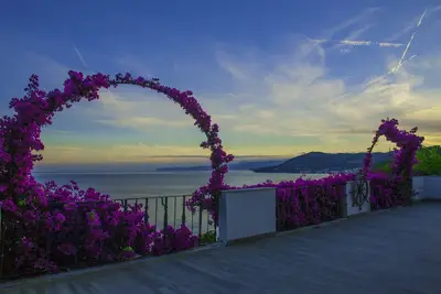 Image de pour 4 personnes, terrasse de 100 m2 sur la mer, avec jardin et garage couvert