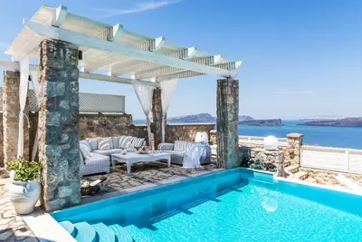 Image de Villa de luxe de 5 chambres avec piscine et vue imprenable sur la mer et couchers de soleil incroyables