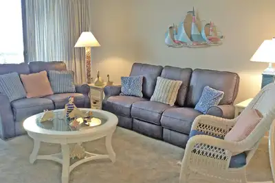 Image de Luxury Oceanfront Direct Condo- Le Meilleur Just Got Better!
