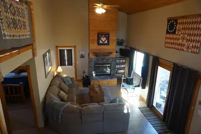 Image de Scenic 3 Bdrm vacances Accueil W / 3 salles de bains, WiFi, pour 10 personnes, bain Ă remous