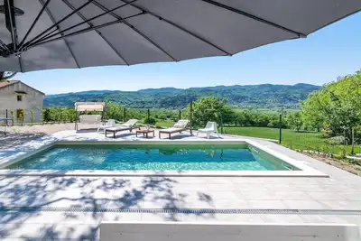 Image de Villa en pierre idéale pour des vacances en famille