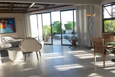 Image de Idéalement situé et calme appartement sur le toit à Grand Baie \/ Péreybère