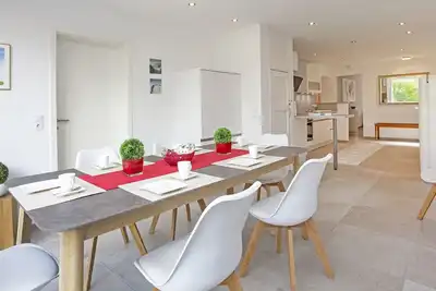 Image de Appartement familial avec jardin, à 500m de la plage