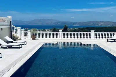 Image de Mer et montagnes. Belle villa avec une vue imprenable