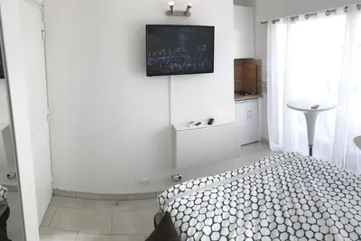 Studio en plein carré d'or, à 50 mètres de la plage