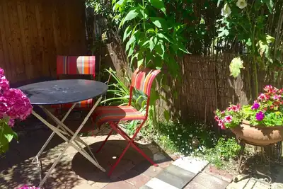 Image de La campagne à la ville aux portes de Paris, vous apprécierez notre petit jardin.