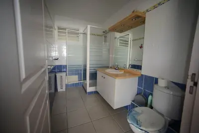 Image de Sunny cottage, belle terrasse, proche et vue mer