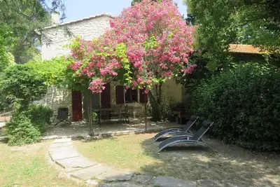 Image de Ravissant gite rural en pleine nature  proche d'Arles et des Baux de Provence