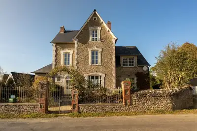 Image de Promo. Les Rochettes, large charming 3-star villa with large garden.