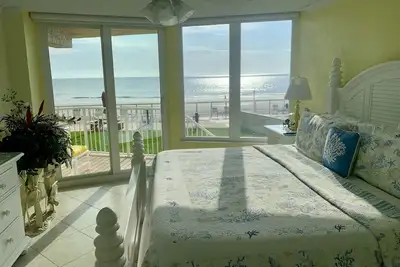 Image de First Floor Direct Ocean Front 3br / 3ba, pour 8 personnes, spacieux, propre, bien approvisionné
