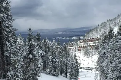 Image de 159 $ Spécial Automne - Superbe condo Diamond Peak / Incline Village