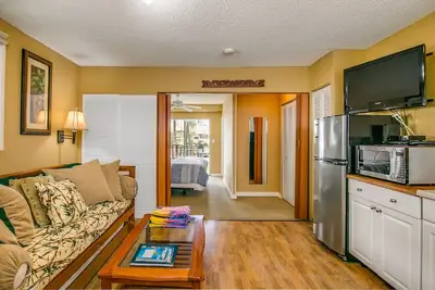 Image de Surfer's Dream Condo avec cuisine complète - Wifi gratuit et parking gratuit pour 4 personnes