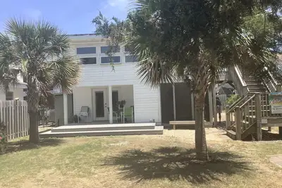 Image de Roomy House - Patio - Proche Beach & Centre Ville Et Plus