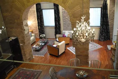 Image de Loft de ville de luxe. Grands bars et restaurants (rabais disponibles à la dernière minute)