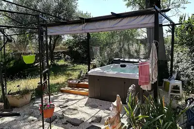 Image de little home in Uzes avec Spa