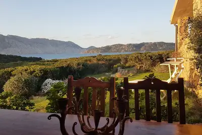 Plage, amarrage privé à 150m, transferts vers les îles et Tavolara avec vue mer