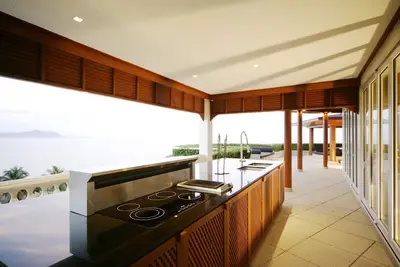 BaanSomprasong Condo Pattaya by Songland