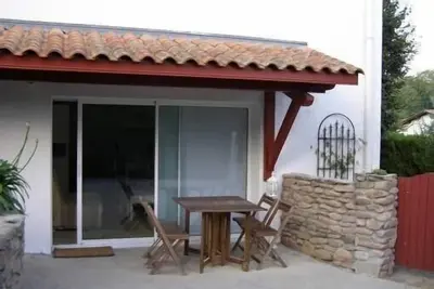 Image de Urrugne, appartement T2 dans quartier calme, pour 2 adultes et 2 enfants maximum