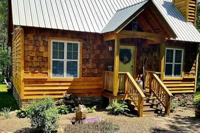 Image de Récent Cottage isolé, romantique ou amener les enfants! 1. 1 mile de Mentone Center