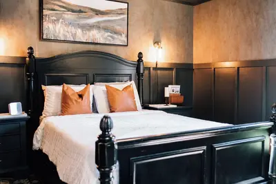 Image de Comfy & Close Studio apt. avec entrée privée et lit \/ bain \/ cuisine