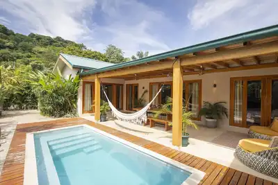 Image de Tropical Boutique Villa Sunset à pied de la plage