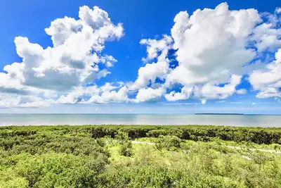 Image de Économisez sur l'été @ Condo familial 2Br \/ 2Ba avec vue sur l'océan! Piscine + Plage + Wif