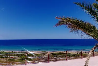 Sea View Infinity Apartment avec jacuzzi privé sur une plage de sable de 8 km