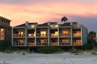 Image de Sol-Sister - Escapade sur une plage privée avec spa sur le toit avec vue sur le golfe