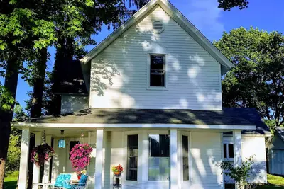 Image de Ironton Shore Farms: Ferme de 4 chambres sur le lac Charlevoix avec plage et quai