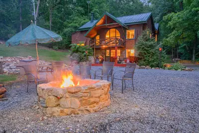 Image de Fox Creek Lodge dans la vallée de Shenandoah sur 35 acres - à 30 minutes de l'hôtel Massanutten