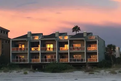 Image de Sol-Mate - Regardez le soleil se coucher sur le golfe depuis votre spa privé sur le toit!