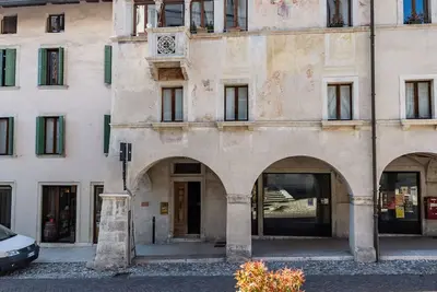 Image de Loft donnant sur la vieille ville. Feltre (Belluno)