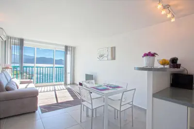 Image de Studio climatisé, vue panoramique sur St-Florent et son golfe, Accès plage.