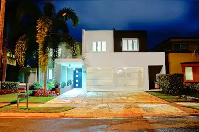 Image de Maison De Luxe Spectaculaire Dans Un Quartier Exclusif