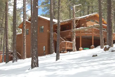 Image de Cabine isolée de luxe 3br à Pines sur 3 acres - Flagstaff \/ Grand Canyon