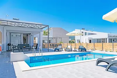 Image de Modern Beachfront villa, No car needed 5