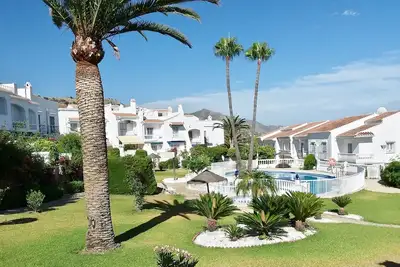 Image de Villa de standing: 2 chambres, piscine, 1 des quartiers les plus huppés de Nerja