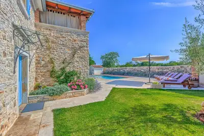 Image de Villa Sensol - pour dix personnes avec piscine, proche de la plage