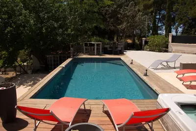 Image de Bastide 8 personnes proche mer 4 chambres, piscine, billard, borne, piano. . .