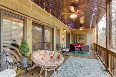 Image de Forêt enchantée (Lac Ouachita) Luxe 2 Br \/ 2 Ba