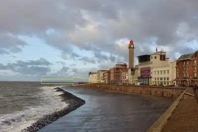 Image de Appartement sur le Boulevard avec vue mer, situé en centre ville