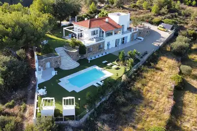 Villa Shambhala 4 + 2 lits et jacuzzi dans le jardin