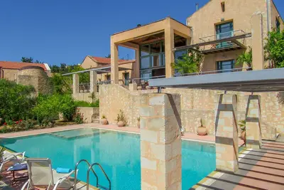 Image de Villa Alkyoni - Luxury stone built villa