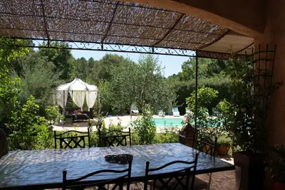 Image de Charmante Villa Provencale Blottie Dans Un Ecrin De Verdure