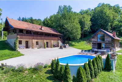 Image de Villa Maison de campagne Pijevci, piscine et bain à remous